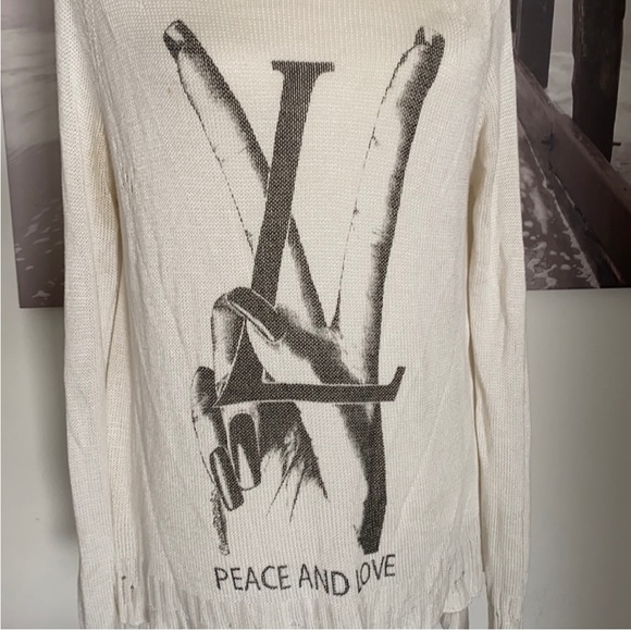 Lauren Moshi distressed sweater size medium - Picture 2 of 4